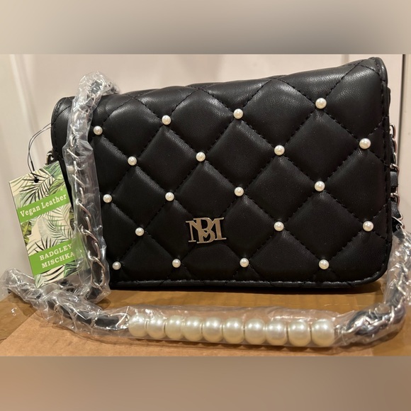 NWT Badgley Mischka Diamond Quilted Crossbody - Picture 2 of 10